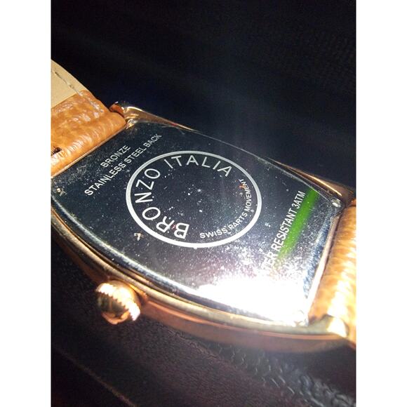 Elegant Rose Gold-Tone Watch with Roman Numerals and Leather Strap Bronzo Italia - Picture 8 of 8